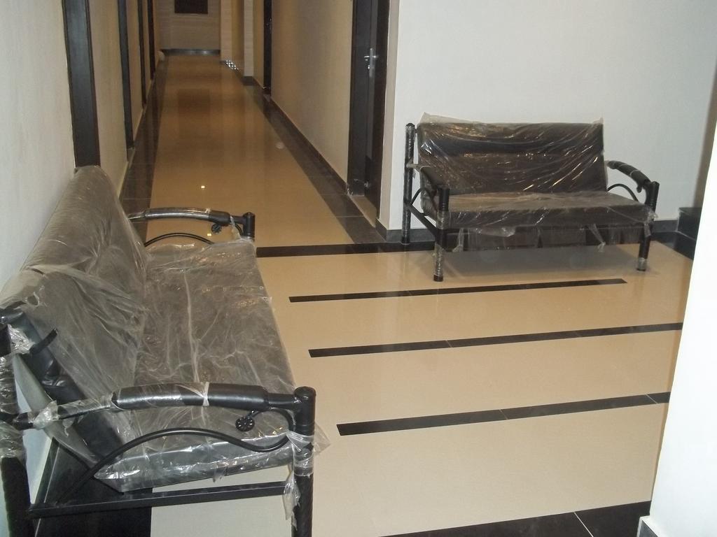 Hotel Sapphire Junagadh Ngoại thất bức ảnh